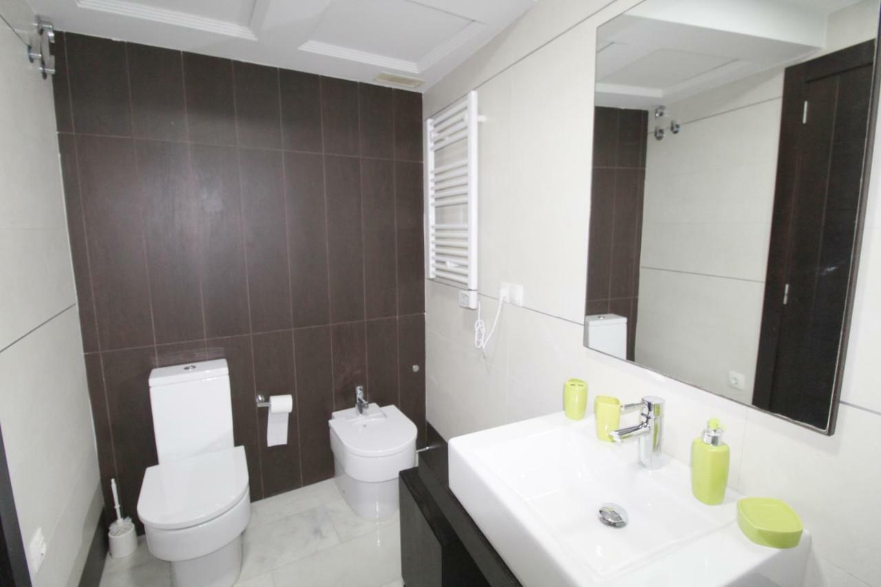 Precioso Apartamento Al Lado De Las Torres De Serrano Valencia Luaran gambar
